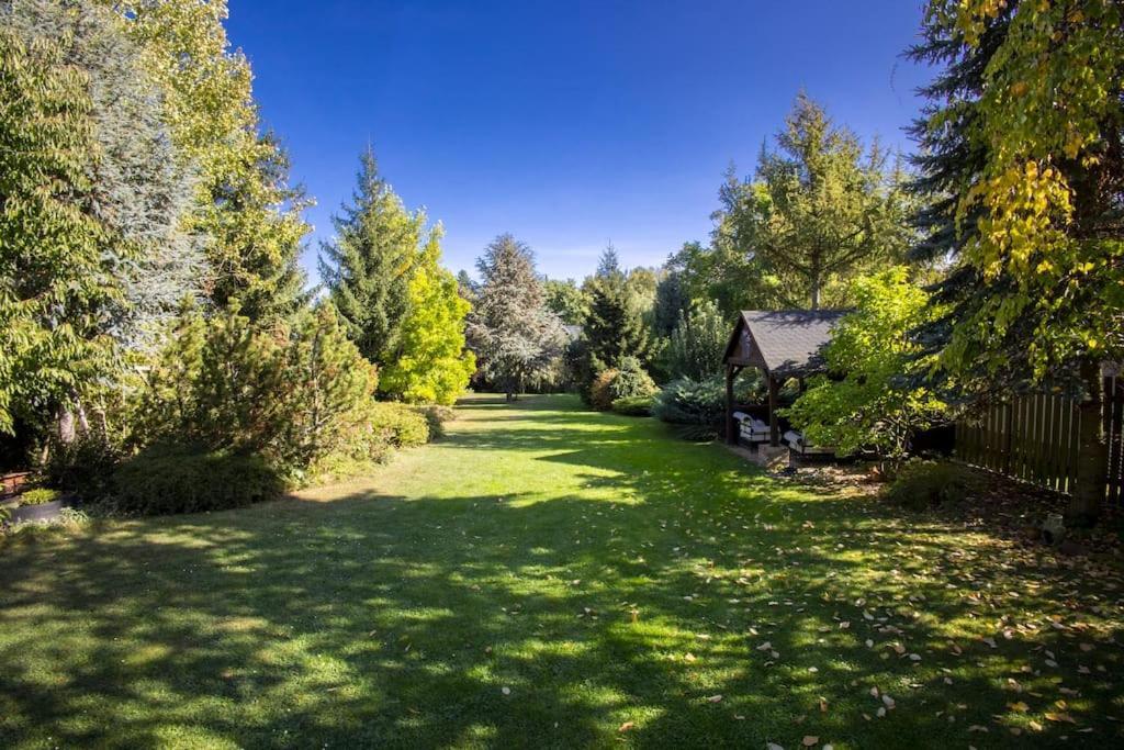 7 Bedroom Secluded Villa Close To Prague Ricany  Bagian luar foto