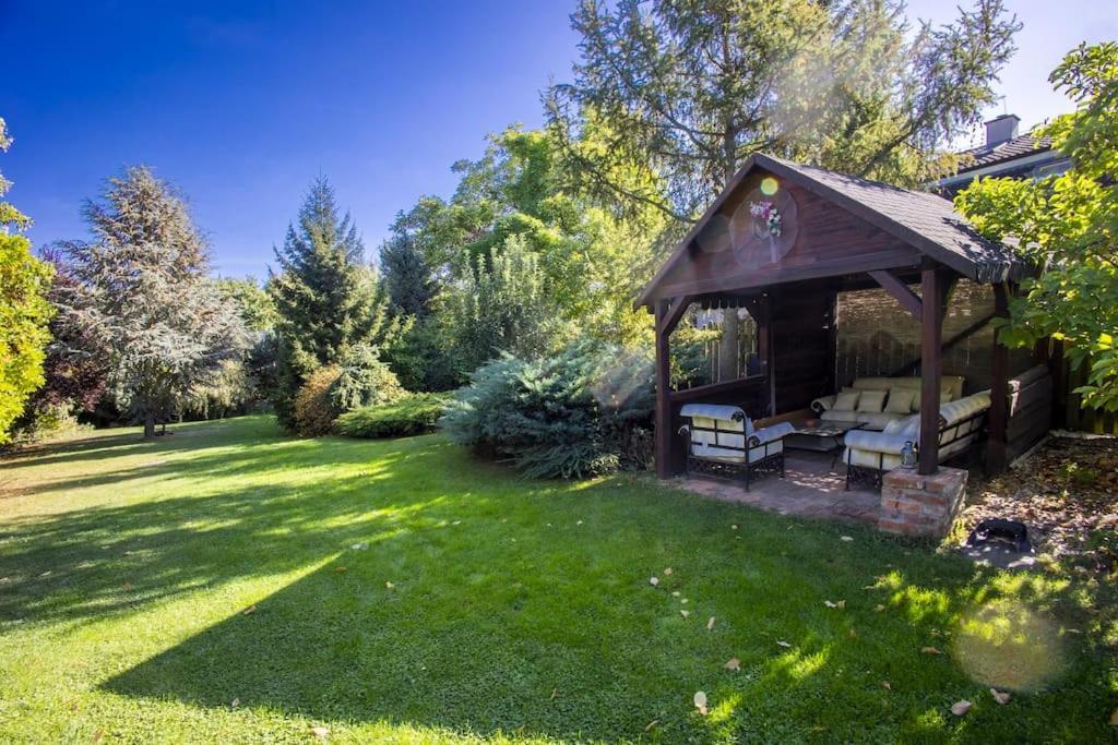 7 Bedroom Secluded Villa Close To Prague Ricany  Bagian luar foto