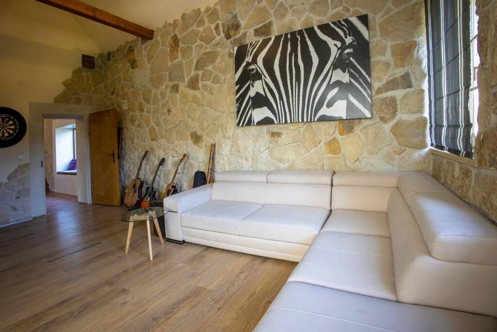 7 Bedroom Secluded Villa Close To Prague Ricany  Bagian luar foto