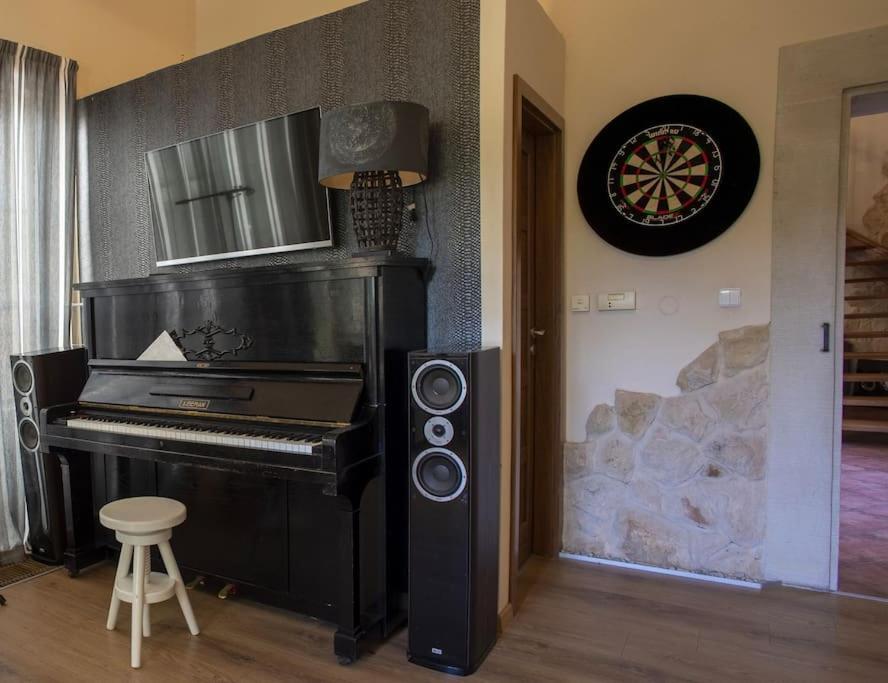 7 Bedroom Secluded Villa Close To Prague Ricany  Bagian luar foto