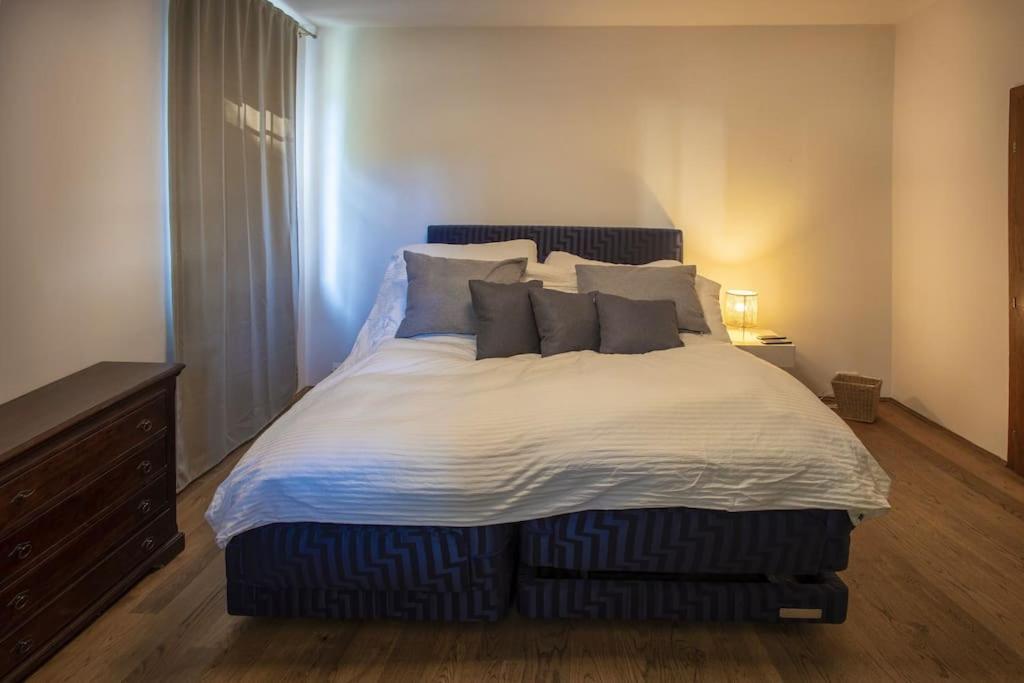 7 Bedroom Secluded Villa Close To Prague Ricany  Bagian luar foto